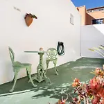 Home2book Charming Garden House & Bbq Вилла *