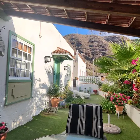 Vila Home2Book Charming Garden House & Bbq *