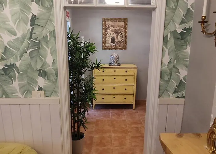 Вилла Home2book Charming Garden House & Bbq