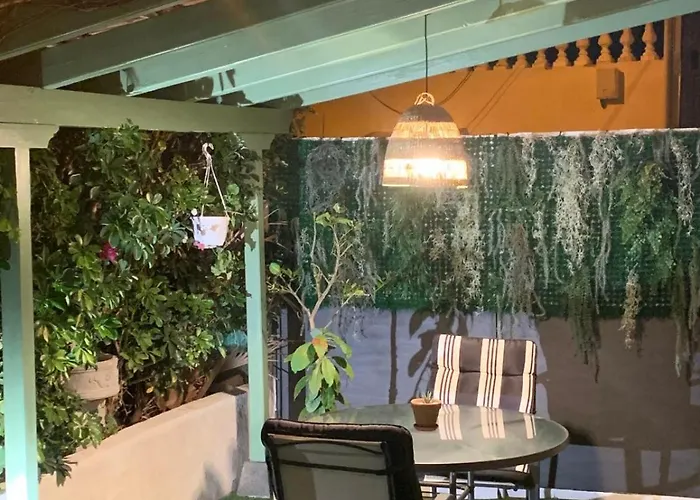 Home2Book Charming Garden House & Bbq Vila