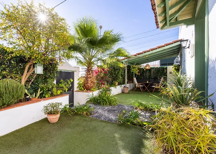 Home2book Charming Garden House & Bbq