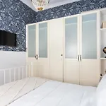 别墅 Home2book Charming Garden House & Bbq