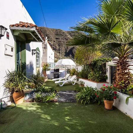 Home2book Charming Garden House & Bbq