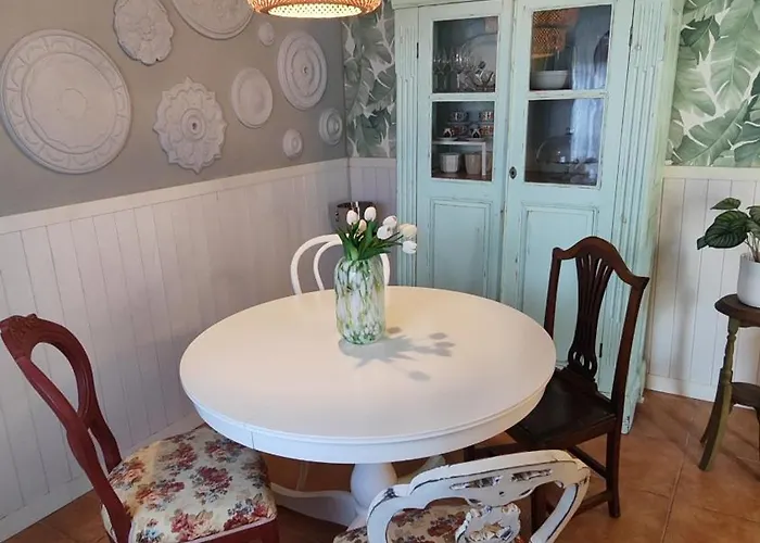 Home2Book Charming Garden House & Bbq Villa