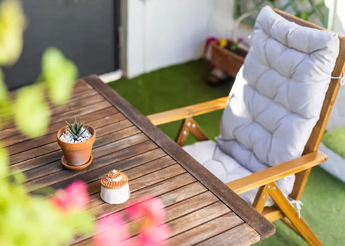 Home2book Charming Garden House & Bbq Villa