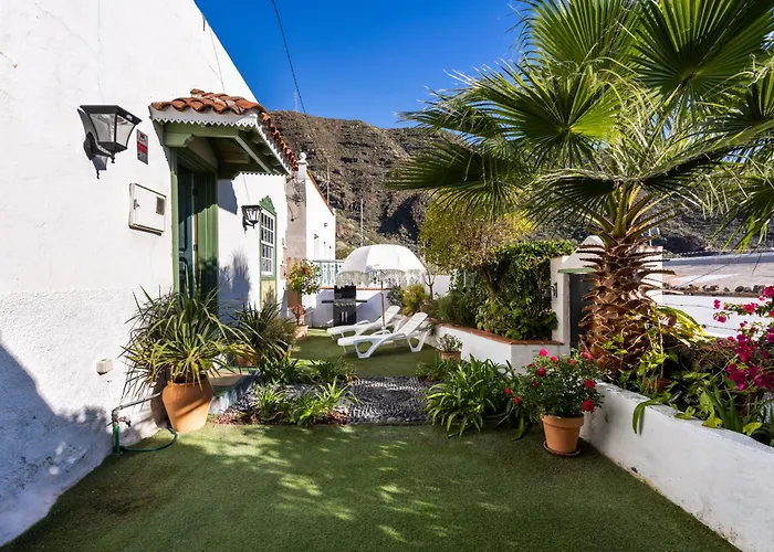 Home2book Charming Garden House & Bbq